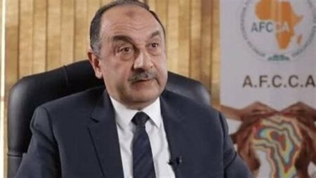 بالتنسيق مع النصر للسيارات.. وزير قطاع الأعمال يوجه بتوريد باصات فاخرة لخدمة ركاب القطار السريع