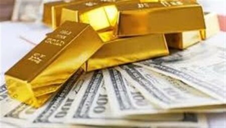 انخفاض أسعار الذهب العالمية 1% عند التسوية رغم تراجع الدولار