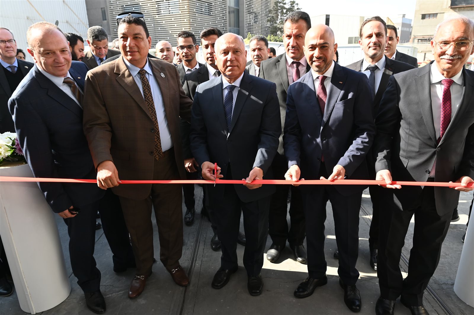 وزير الصناعة يتفقد 4 مصانع متخصصة بمدينة العاشر من رمضان 1 وزير الصناعة يتفقد 4 مصانع متخصصة بمدينة العاشر من رمضان