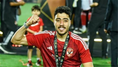 خاص.. أكرم توفيق يرفض عرض الأهلي لتجديد عقده
