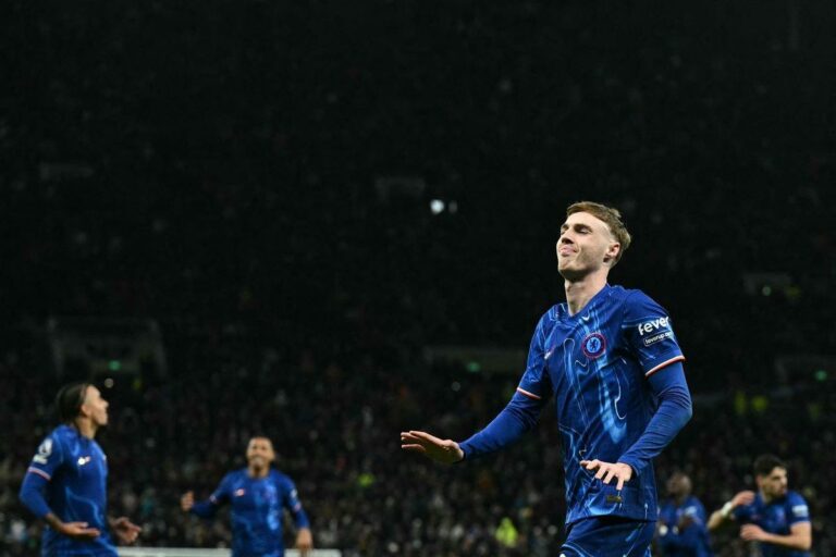 ريمونتادا خيالية .. فيديو | بالمر يقود تشيلسي لوصافة الدوري الإنجليزي بفوز مثير على توتنهام