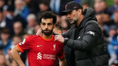 أليستر: محمد صلاح هو من فجّر خبر رحيل كلوب عن ليفربول