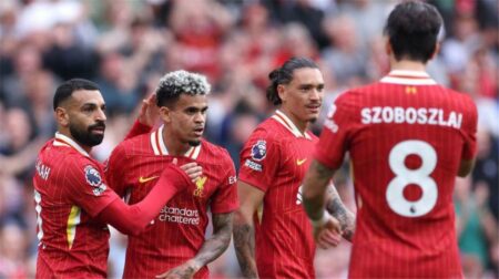 محمد صلاح يُعلن موقفه من العودة للدوري المصري.. ويدافع عن لاعب ليفربول: الكثير لا يحبونه