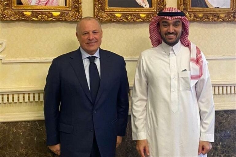 تهاني عربية ودولية لـ هاني أبو ريدة بعد فوزه برئاسة اتحاد الكرة المصري