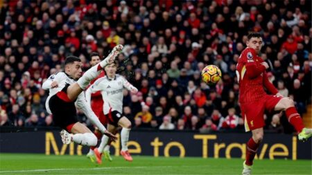 فيديو | بيريرا يسجل هدف فولهام الأول أمام ليفربول في الدوري الإنجليزي