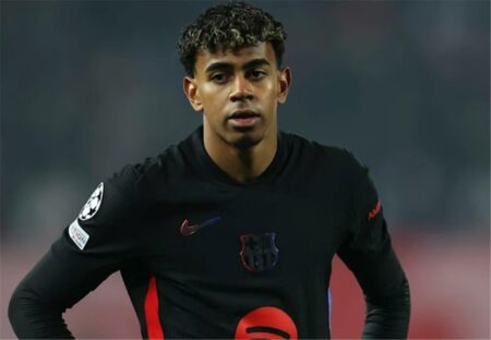 إذاعة كتالونية تكشف موقف لامين يامال من مباراة برشلونة وأتلتيكو مدريد
