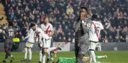 رابطة الليجا تستنكر تصرفات فينيسيوس في مباراة ريال مدريد ورايو فاليكانو