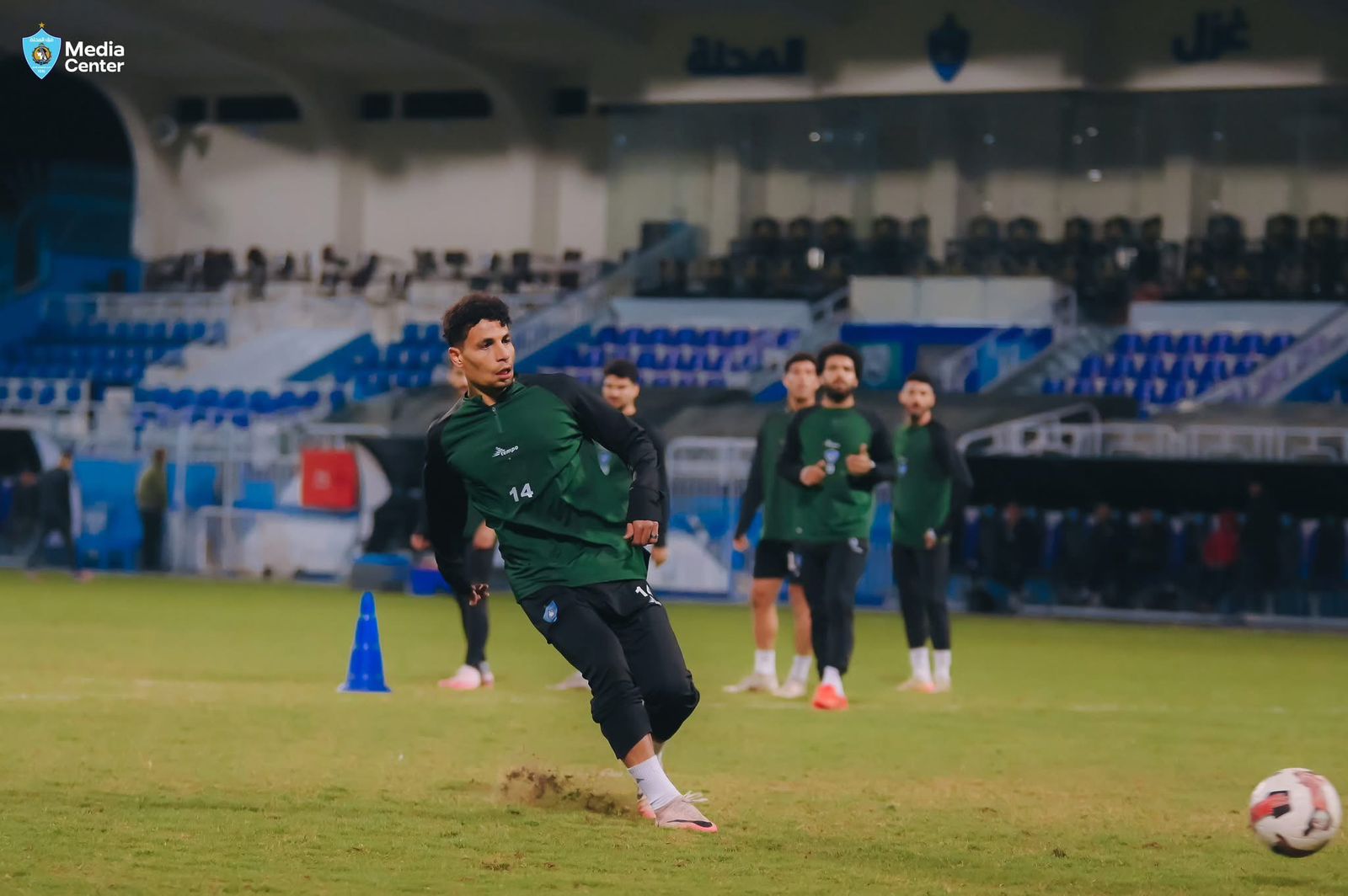 غزل المحلة يواصل استعداداته لمواجهة الاتحاد السكندري في الدوري.. صور 3 غزل المحلة يواصل استعداداته لمواجهة الاتحاد السكندري في الدوري.. صور