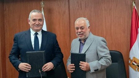 بروتوكول تعاون بين «المستشفيات التعليمية» و«المهن التمثيلية» لتقديم خدمات طبية شاملة