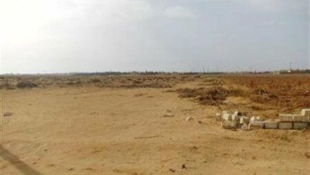 حظر التصرف في الأراضي الواقعة شمال الطريق الساحلي بداية من غرب رأس الحكمة حتى السلوم
