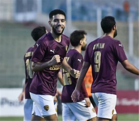 وكيل قندوسي يوضح مدى إمكانية انتقاله إلى الزمالك ويؤكد: رجوعه للأهلي مستحيل