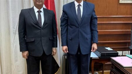 محافظ الجيزة يستقبل السكرتير العام والسكرتير المساعد في أول يوم عمل لهما
