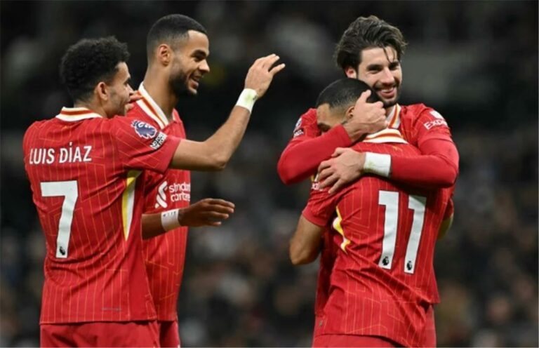 يصرخ باسمي.. سوبوسلاي يكشف سر ثنائيته الناجحة مع محمد صلاح في ليفربول