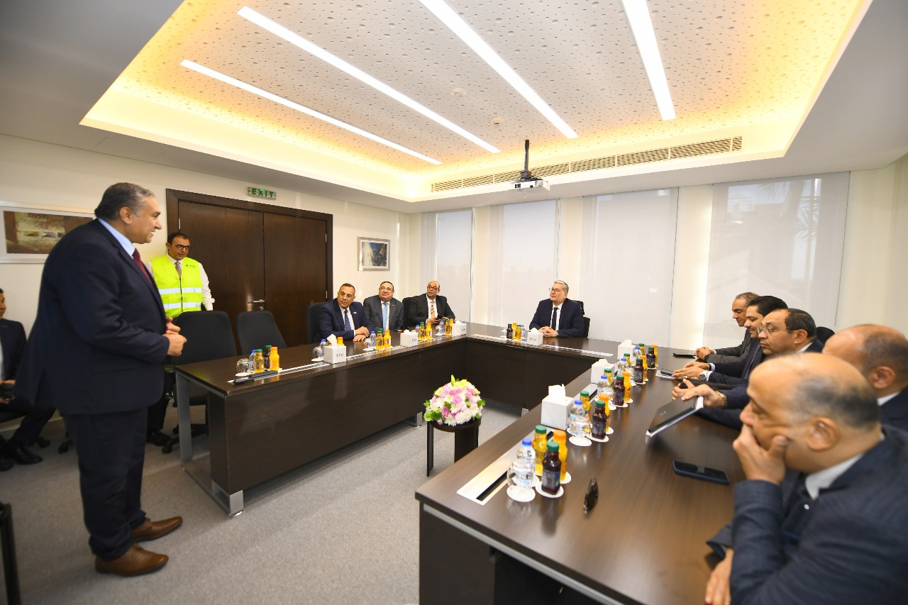 وزير البترول يجري زيارة تفقدية للشركات المصرية العاملة في الأردن