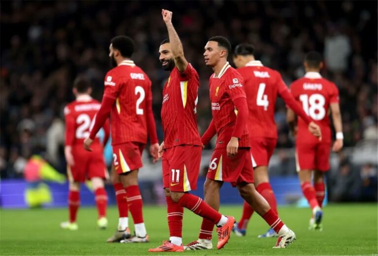 آلان شيرر: مهاجمو ليفربول محظوظون بزميلهم في كل مباراة