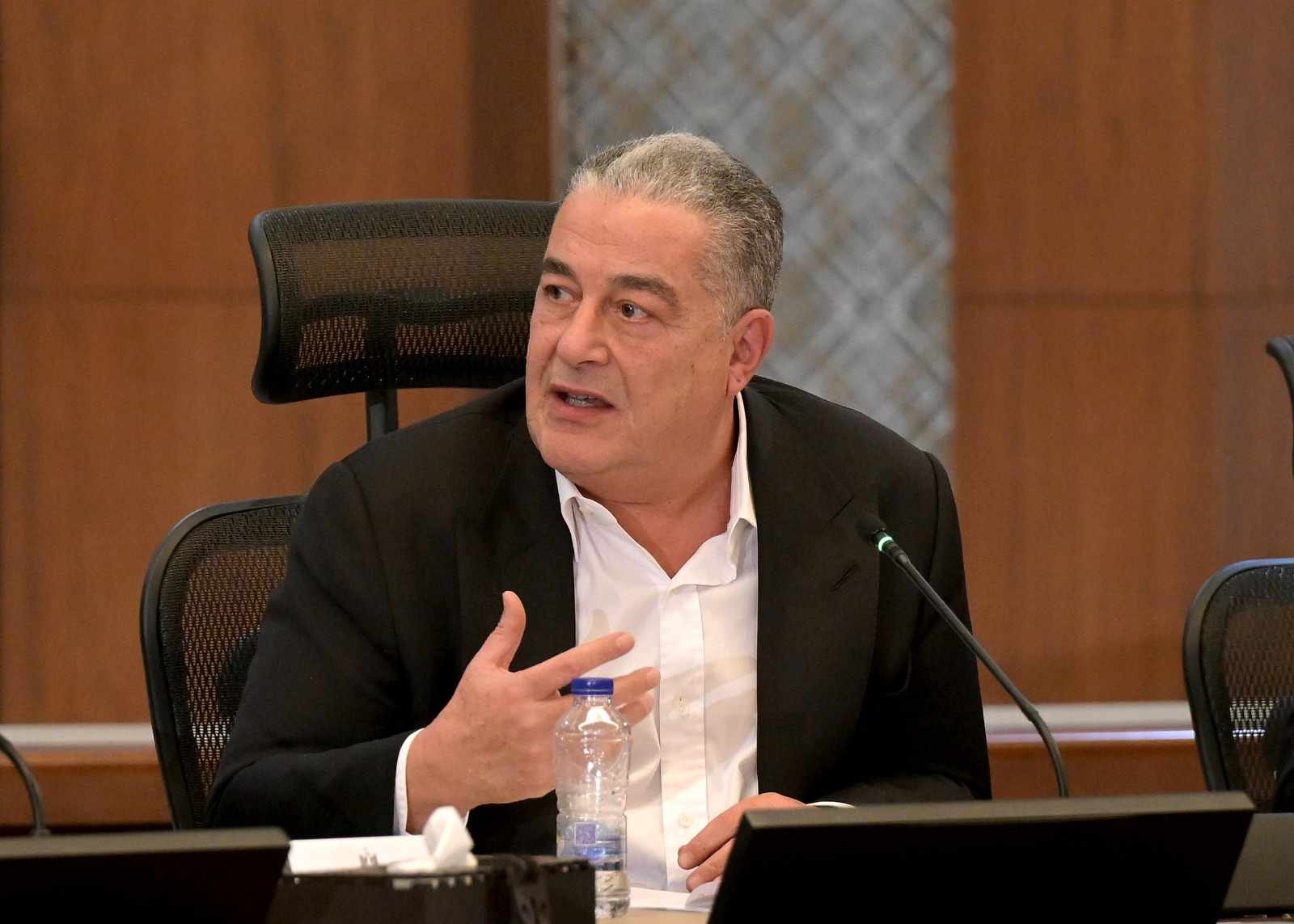 خلال لقائه عددًا من المستثمرين.. رئيس الوزراء يستمع لبعض الآراء المهمة ويُعقب عليها 9 خلال لقائه عددًا من المستثمرين.. رئيس الوزراء يستمع لبعض الآراء المهمة ويُعقب عليها