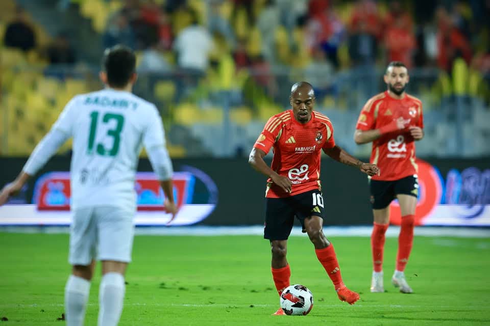 الأهلي يهزم المصري بثنائية في مواجهة مثيرة بالدوري 7 الأهلي يهزم المصري بثنائية في مواجهة مثيرة بالدوري