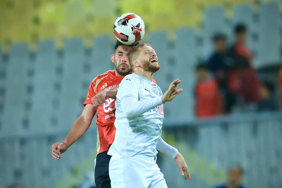 الأهلي يهزم المصري بثنائية في مواجهة مثيرة بالدوري 4 الأهلي يهزم المصري بثنائية في مواجهة مثيرة بالدوري
