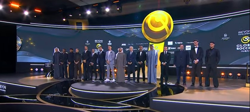 جوائز جلوب سوكر 2024.. سيطرة دولية وغياب مصري .. النجم البرازيلي فينيسيوس جونيور أفضل لاعب في العالم..ريال مدريد يتفوق بفضل أداءه المميز..الأهلى ومحمد صلاح خارج القائمة 6 جوائز جلوب سوكر 2024.. سيطرة دولية وغياب مصري .. النجم البرازيلي فينيسيوس جونيور أفضل لاعب في العالم..ريال مدريد يتفوق بفضل أداءه المميز..الأهلى ومحمد صلاح خارج القائمة
