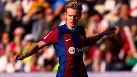وكيل دي يونج يحسم الجدل بشأن رحيله عن برشلونة إلى الدوري السعودي