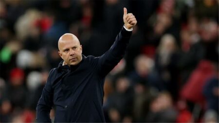 ليفربول يقترب من حسم صفقة دفاعية في انتقالات الشتاء