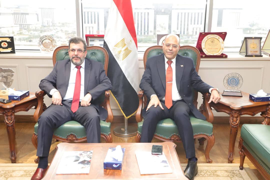 وزير العمل يلتقي الأمين العام لمنظمة الوحدة النقابية الإفريقية لبحث الملفات المُشتركة 3 وزير العمل يلتقي الأمين العام لمنظمة الوحدة النقابية الإفريقية لبحث الملفات المُشتركة