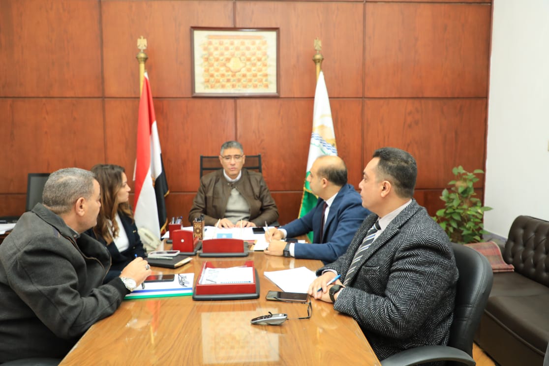 محافظ الجيزة يلتقي وفد وزارة البيئة لبحث مشروع إدارة وإعادة تدوير المخلفات 3 محافظ الجيزة يلتقي وفد وزارة البيئة لبحث مشروع إدارة وإعادة تدوير المخلفات