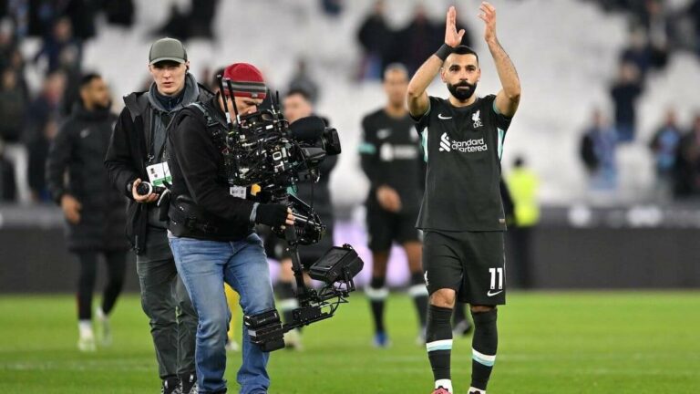 تصرف غريب من ليفربول يُضاعف الغموض حول مستقبل محمد صلاح