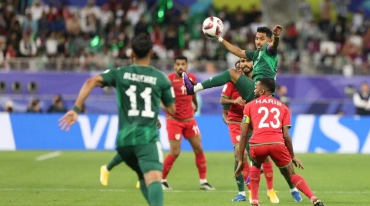موعد مباراة عمان والسعودية في كأس خليجي 26 والقنوات الناقلة والمعلقين