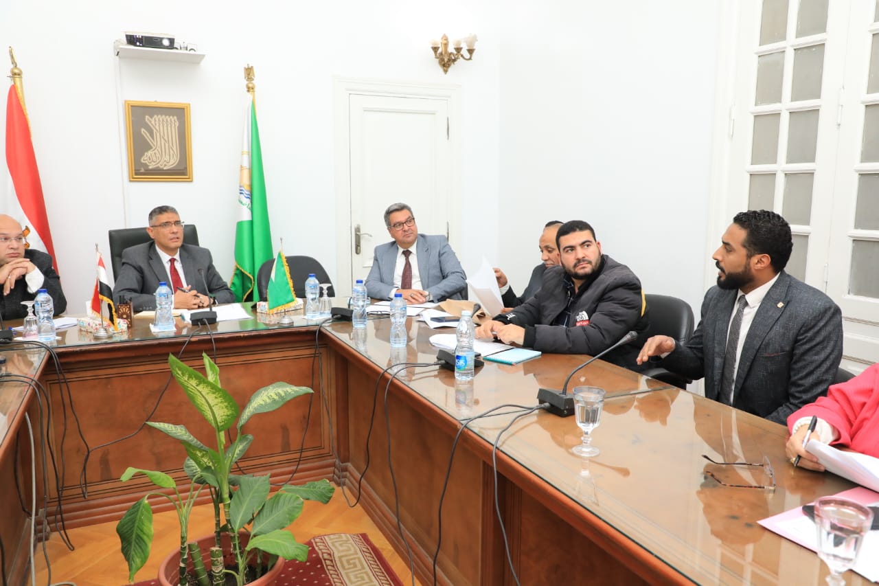محافظ الجيزة يعقد اللقاء الدوري مع المواطنين لبحث الشكاوى والطلبات المقدمة 3 محافظ الجيزة يعقد اللقاء الدوري مع المواطنين لبحث الشكاوى والطلبات المقدمة