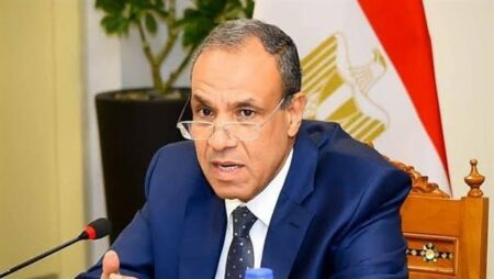 وزير الأوقاف يعزي وزير الخارجية والهجرة في وفاة شقيقه