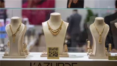 الذهب يعزز مكاسبه ويتجه نحو أعلى إغلاق في أكثر من أسبوعين