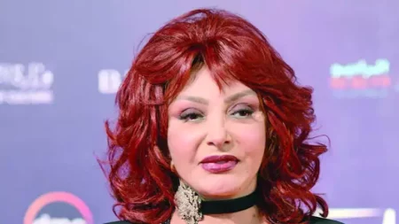 مثال للزوجة الوفية الصابرة.. نبيلة عبيد تدافع عن بوسي شلبي