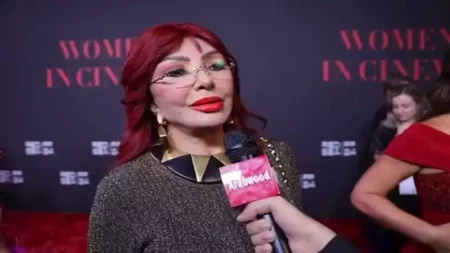 نبيلة عبيد تهنئ منى زكي بعد تكريمها في مهرجان البحر الأحمر.. والفنانة ترد: "شرف كبير ليا كلامك"