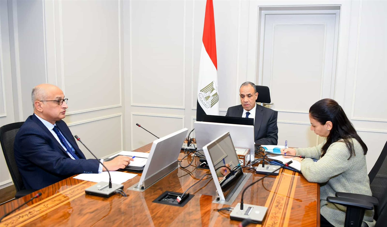 وزير الخارجية يجتمع مع وكيل سكرتير عام الأمم المتحدة للشئون الإنسانية 1 وزير الخارجية يجتمع مع وكيل سكرتير عام الأمم المتحدة للشئون الإنسانية