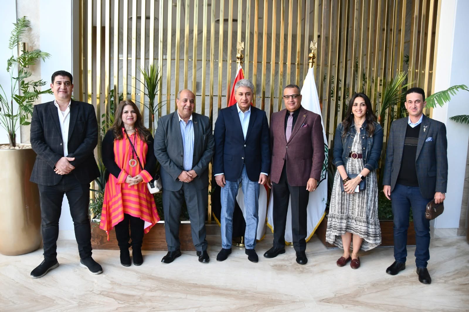 وزير السياحة ومحافظ جنوب سيناء يبحثان دعم الاستثمار بالمحافظة 2 وزير السياحة ومحافظ جنوب سيناء يبحثان دعم الاستثمار بالمحافظة