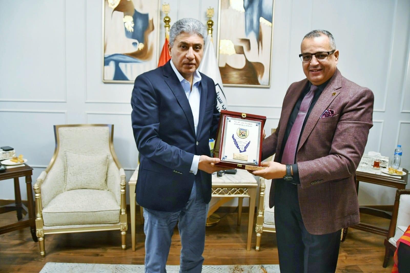 وزير السياحة ومحافظ جنوب سيناء يبحثان دعم الاستثمار بالمحافظة 3 وزير السياحة ومحافظ جنوب سيناء يبحثان دعم الاستثمار بالمحافظة