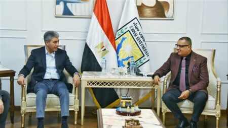 وزير السياحة ومحافظ جنوب سيناء يبحثان دعم الاستثمار بالمحافظة