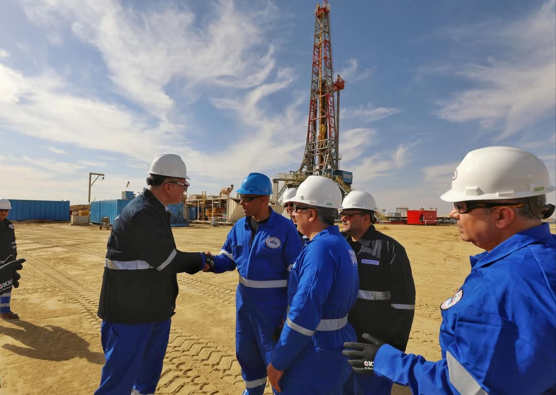 وزير البترول يتفقد موقع بدر 3 بمنطقة الصحراء الغربية 3 وزير البترول يتفقد موقع بدر 3 بمنطقة الصحراء الغربية