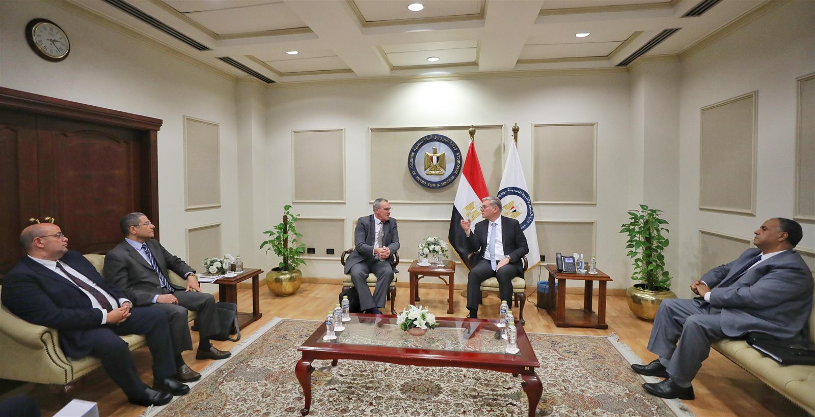 وزير البترول يبحث خطط شركة كايرون لزيادة استثماراتها في مصر 1 وزير البترول يبحث خطط شركة كايرون لزيادة استثماراتها في مصر