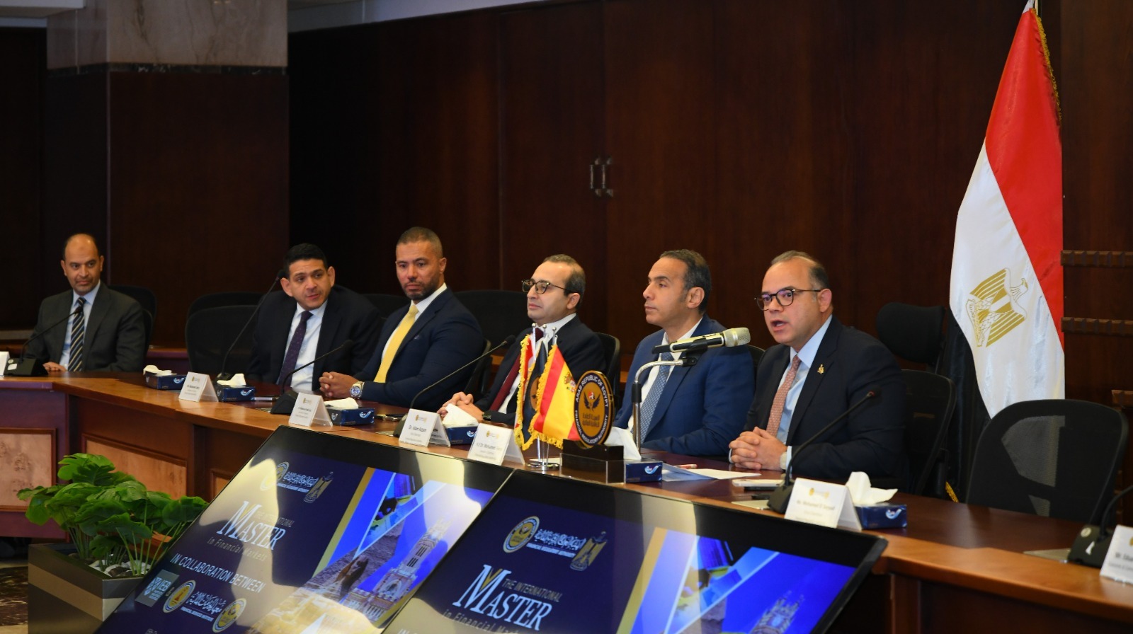 "الرقابة المالية" و"دراسات البورصة الإسباني" يتعاونان لتقديم درجة الماجستير بالأسواق المالية 2 "الرقابة المالية" و"دراسات البورصة الإسباني" يتعاونان لتقديم درجة الماجستير بالأسواق المالية