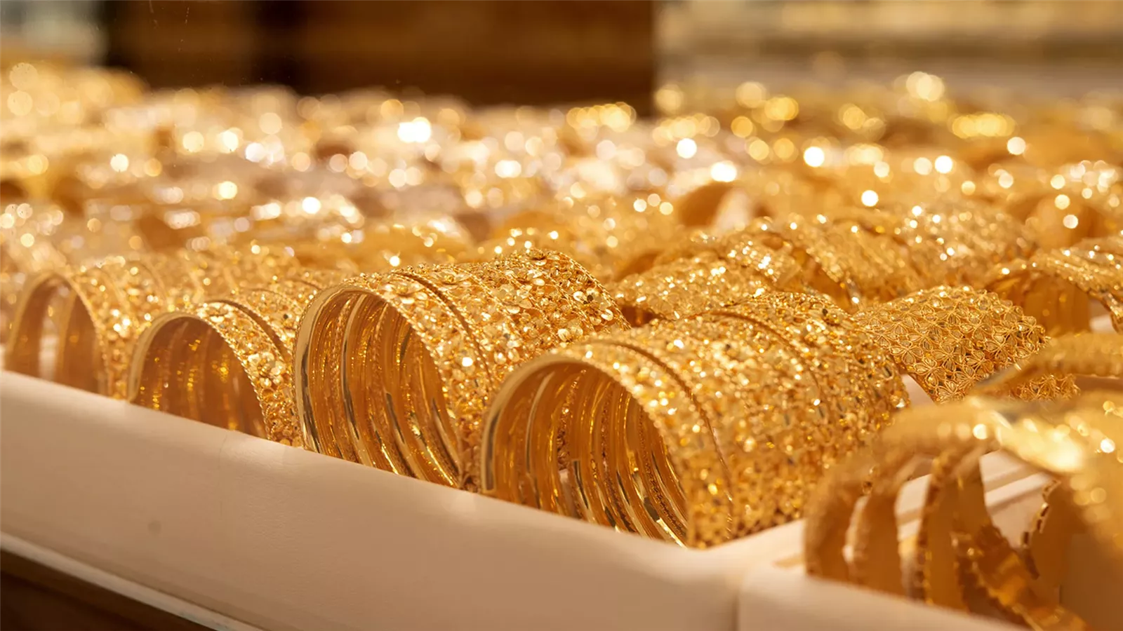 سعر الذهب مع إغلاق السوق اليوم الثلاثاء 1 سعر الذهب مع إغلاق السوق اليوم الثلاثاء