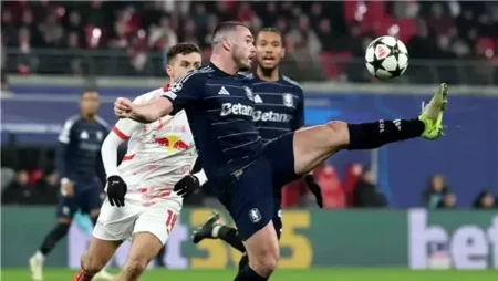 أستون فيلا يحقق فوزًا مهمًا على لايبزيج في دوري أبطال أوروبا