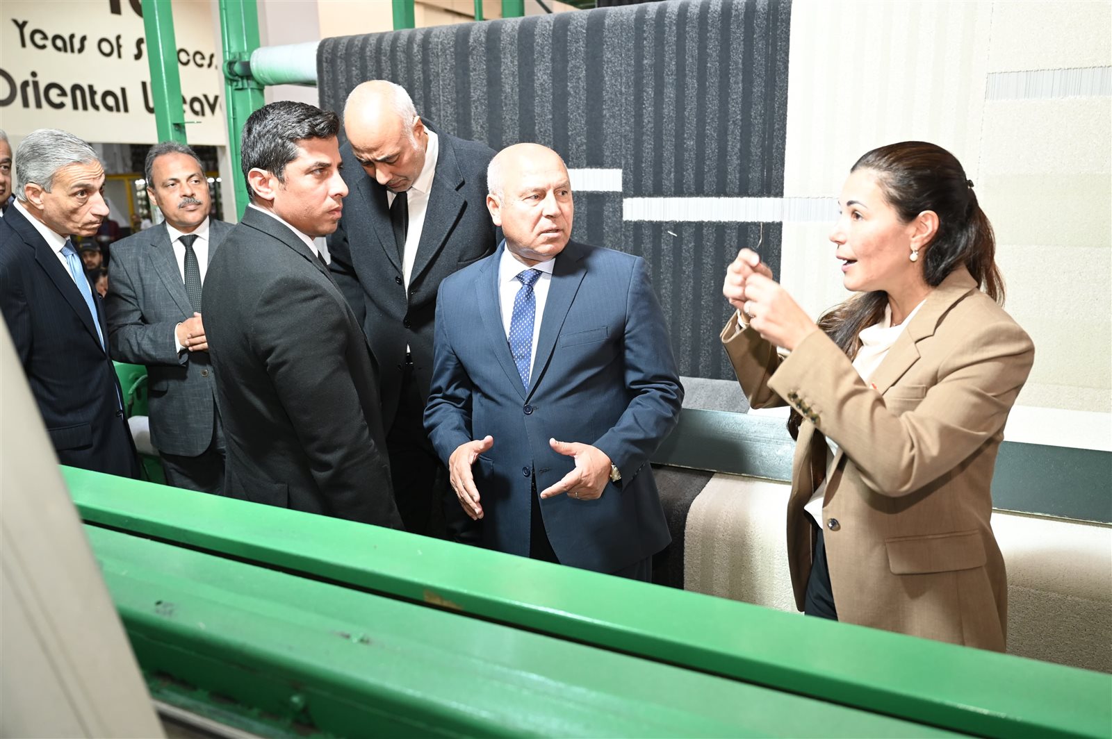 وزير الصناعة يتفقد 4 مصانع متخصصة بمدينة العاشر من رمضان 2 وزير الصناعة يتفقد 4 مصانع متخصصة بمدينة العاشر من رمضان