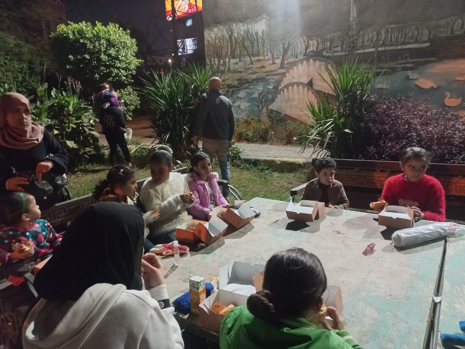 بالصور.. ورشة عمل فنية لأبناء العاملين بحي العجوزة في حديقة الطفل 2 بالصور.. ورشة عمل فنية لأبناء العاملين بحي العجوزة في حديقة الطفل