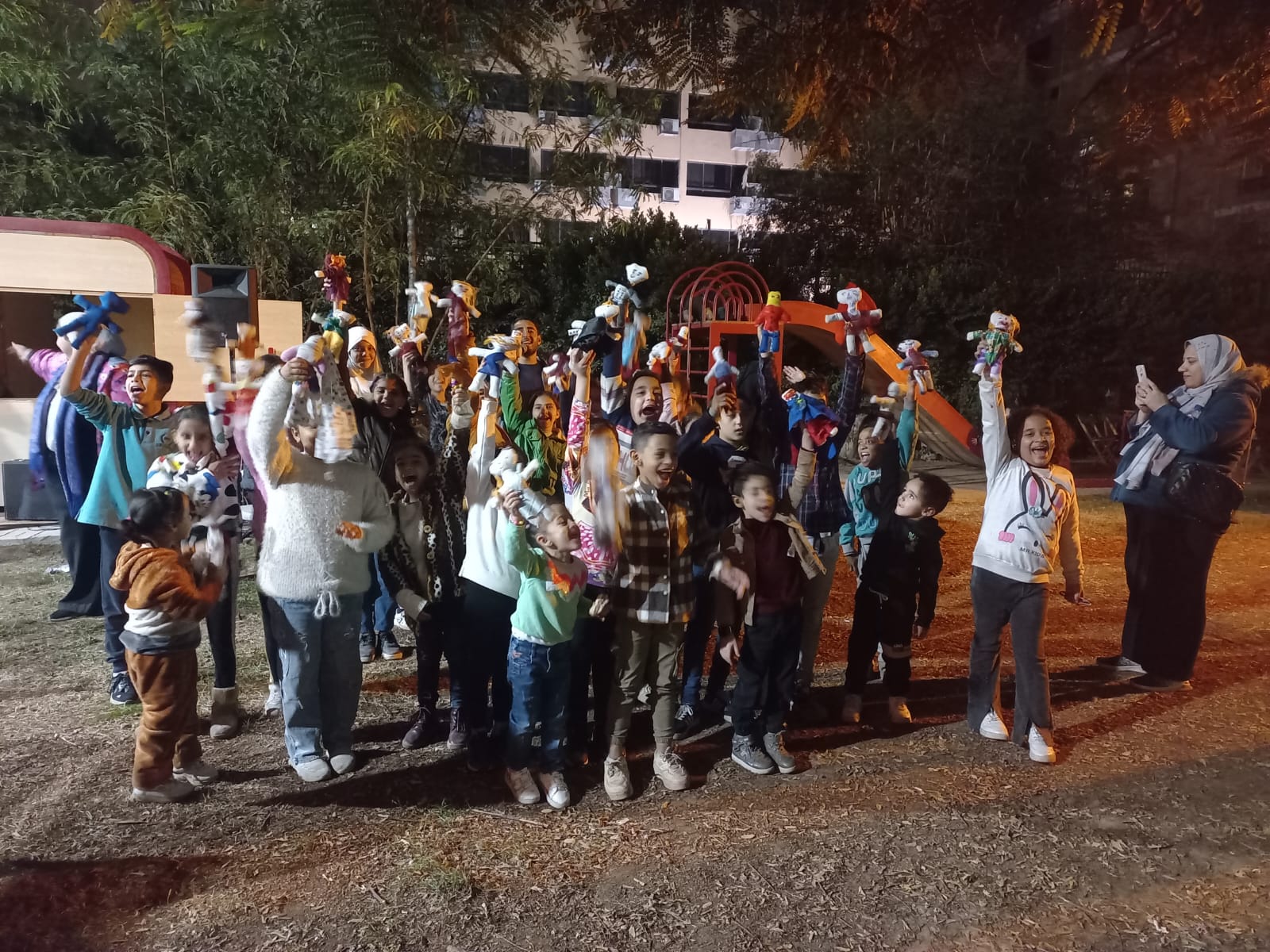بالصور.. ورشة عمل فنية لأبناء العاملين بحي العجوزة في حديقة الطفل 6 بالصور.. ورشة عمل فنية لأبناء العاملين بحي العجوزة في حديقة الطفل