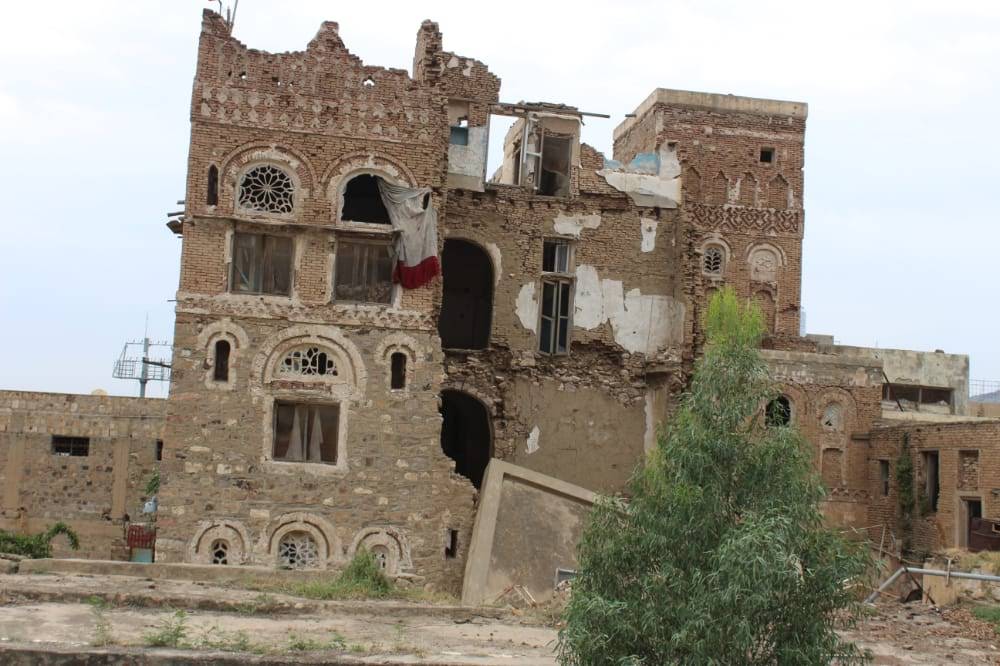 الإرهاب يعصف بالتراث.. جماعة الحوثي تدمر الآثار وتعبث بتاريخ وحضارة اليمن.. نهب منظم وحرب لا تميز بين البشر والحجر 16 الإرهاب يعصف بالتراث.. جماعة الحوثي تدمر الآثار وتعبث بتاريخ وحضارة اليمن.. نهب منظم وحرب لا تميز بين البشر والحجر