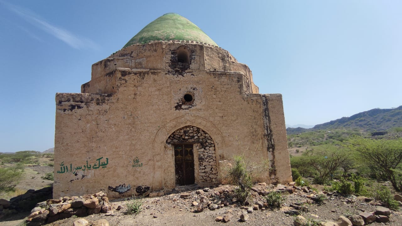 الإرهاب يعصف بالتراث.. جماعة الحوثي تدمر الآثار وتعبث بتاريخ وحضارة اليمن.. نهب منظم وحرب لا تميز بين البشر والحجر 21 الإرهاب يعصف بالتراث.. جماعة الحوثي تدمر الآثار وتعبث بتاريخ وحضارة اليمن.. نهب منظم وحرب لا تميز بين البشر والحجر