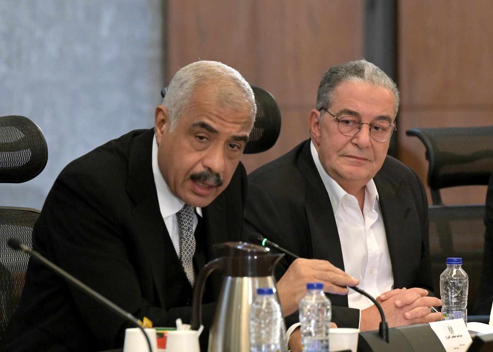 خلال لقائه عددًا من المستثمرين.. رئيس الوزراء يستمع لبعض الآراء المهمة ويُعقب عليها 5 خلال لقائه عددًا من المستثمرين.. رئيس الوزراء يستمع لبعض الآراء المهمة ويُعقب عليها