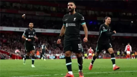 محمد صلاح يقود تشكيل ليفربول الرسمي لمواجهة وست هام في الدوري الإنجليزي